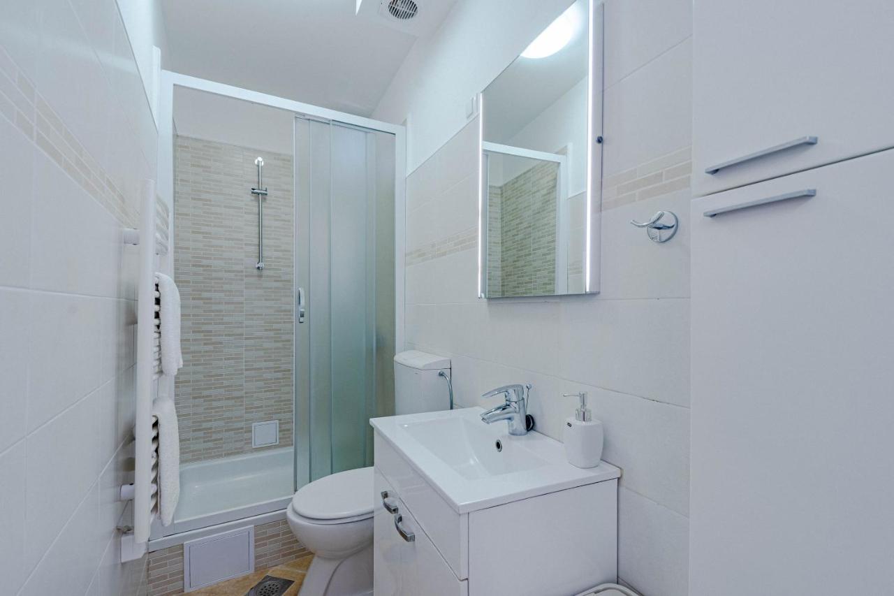Apartments By The Sea Cove Zaglav, Korcula - 12208 プリズバ エクステリア 写真